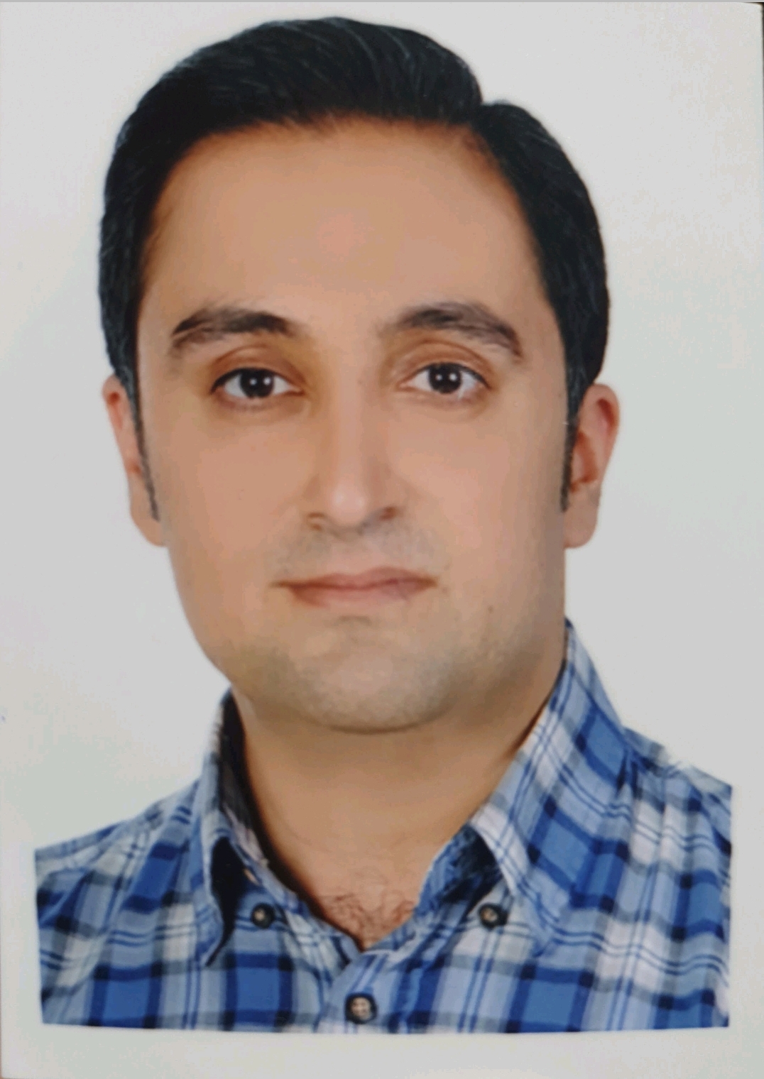 Nima Arezoomandi